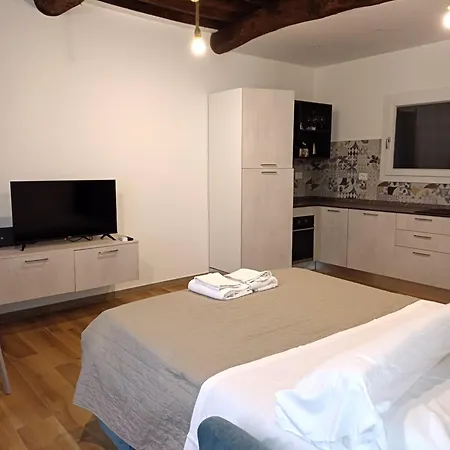 Matt House 2 Apartment